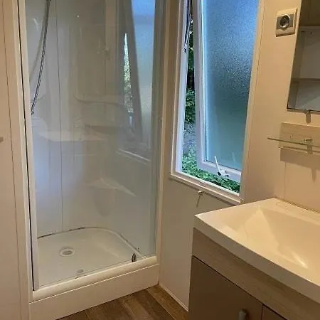 Zecamping 3 Piscine Chauffee Et Animaux Acceptes 营地 3*