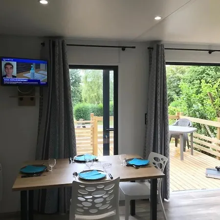 Zecamping 3 Etoiles Piscine Chauffee Et Animaux Acceptes
