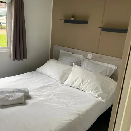 Campingplatz Zecamping 3 Etoiles Piscine Chauffee Et Animaux Acceptes 3*