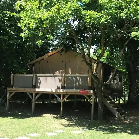 Zecamping 3 Etoiles Piscine Chauffee Et Animaux Acceptes Campingplatz